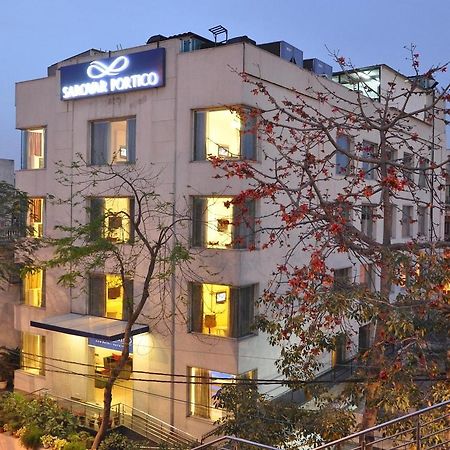Sarovar Portico Naraina, Hotel Nové Dillí Exteriér fotografie