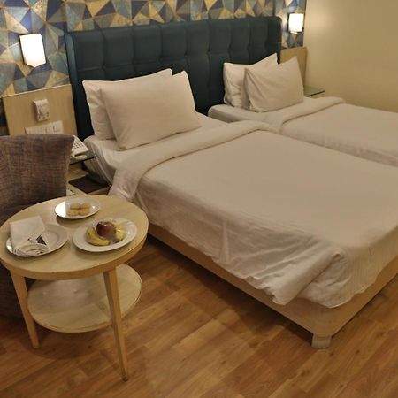 Sarovar Portico Naraina, Hotel Nové Dillí Exteriér fotografie