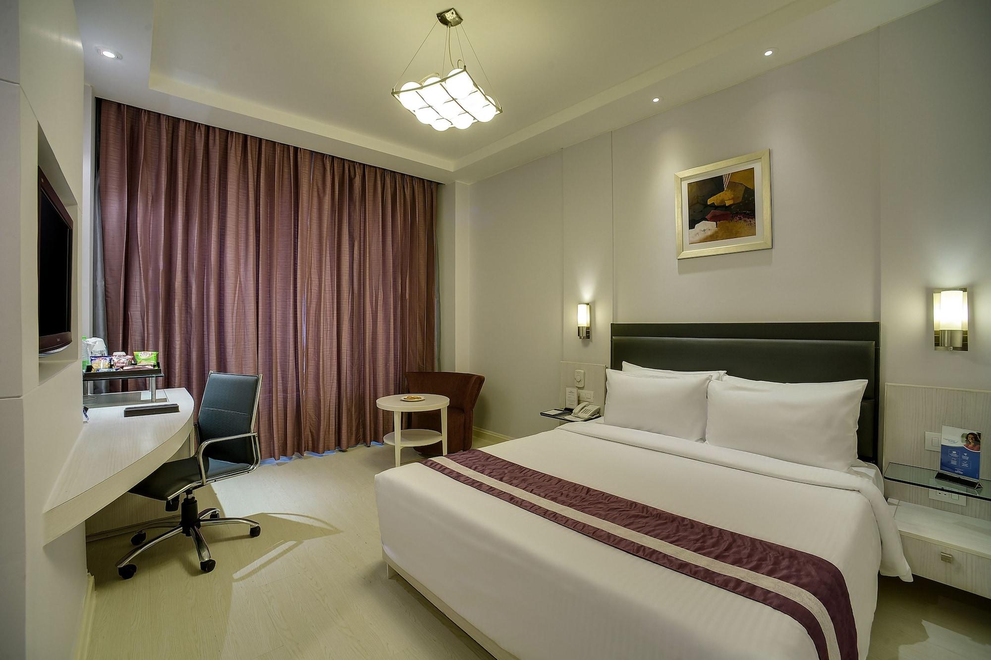 Sarovar Portico Naraina, Hotel Nové Dillí Exteriér fotografie