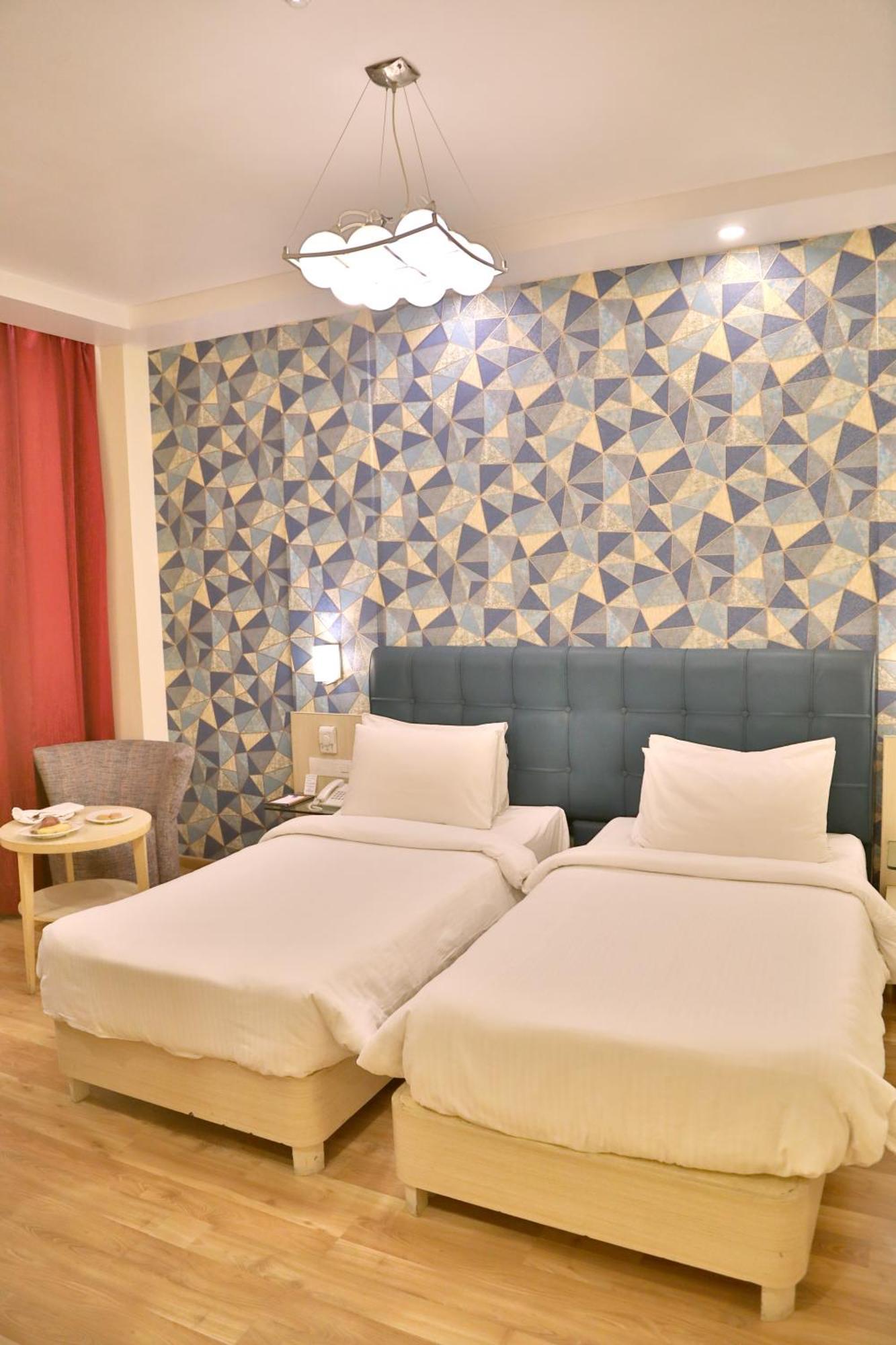 Sarovar Portico Naraina, Hotel Nové Dillí Exteriér fotografie