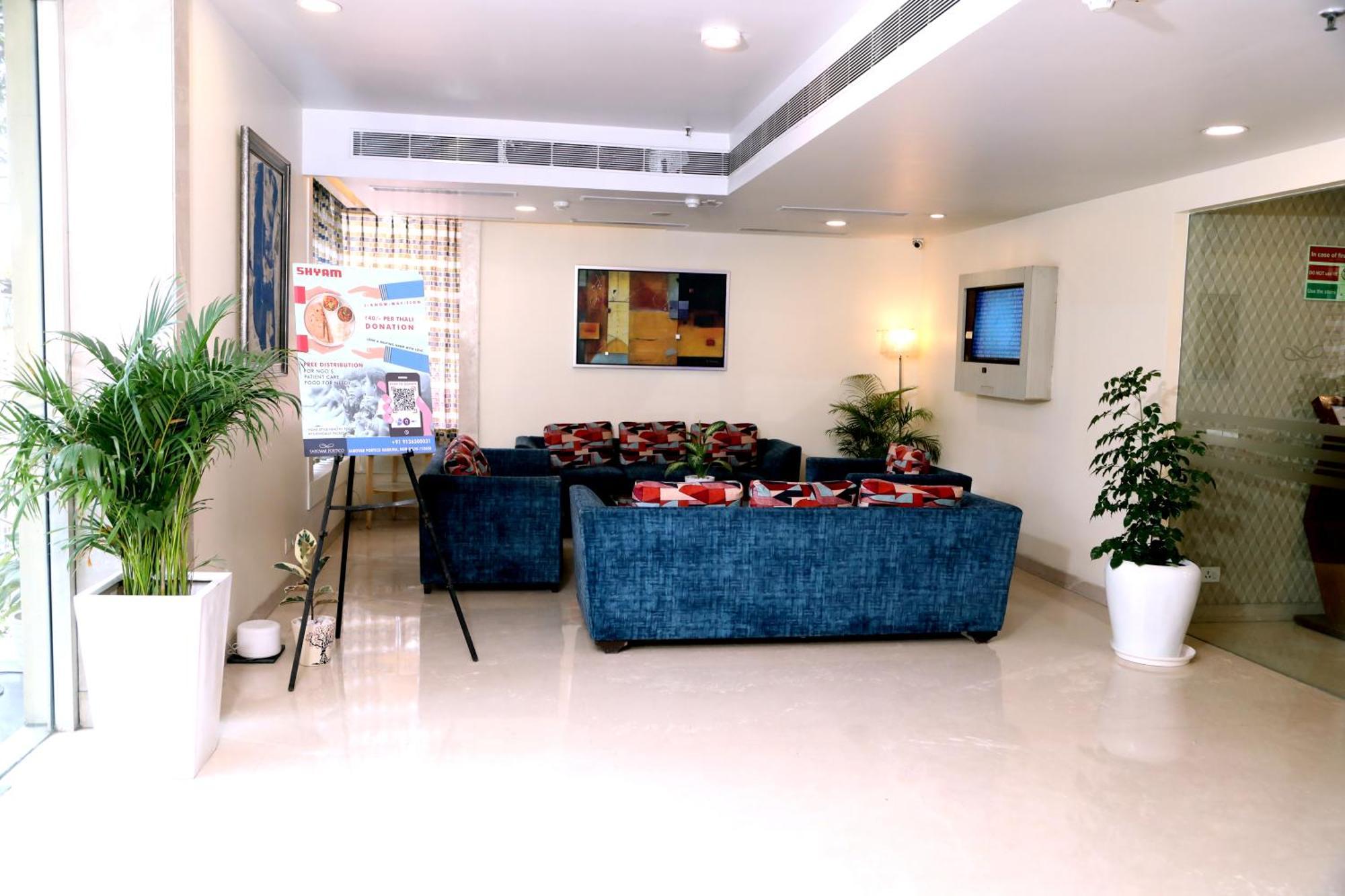 Sarovar Portico Naraina, Hotel Nové Dillí Exteriér fotografie