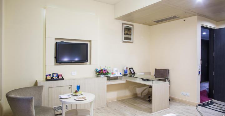Sarovar Portico Naraina, Hotel Nové Dillí Exteriér fotografie